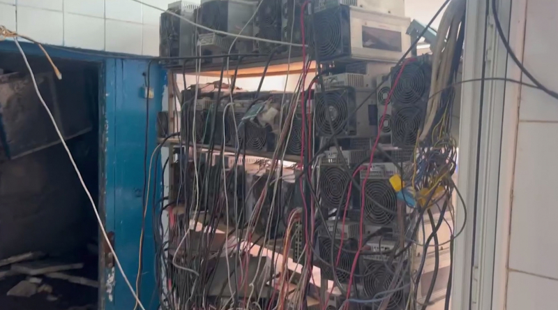 
 Полиция Запорожской области ликвидировала незаконную майнинг-ферму		