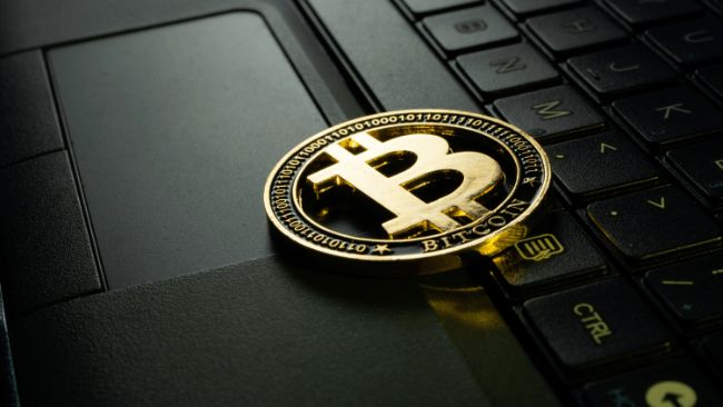 
 Киты продают и политики не помогают: чем обернется обвал крипторынка		