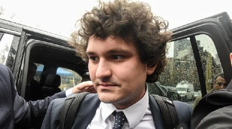 
 Мать Сэма Бэнкмана‑Фрида притворилась сыном ради ходатайства &mdash; прокуратура		
