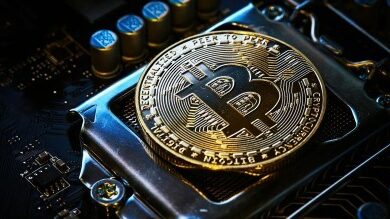 Доходы майнеров биткоина упали до рекордного минимума: удержится ли BTC выше  000?